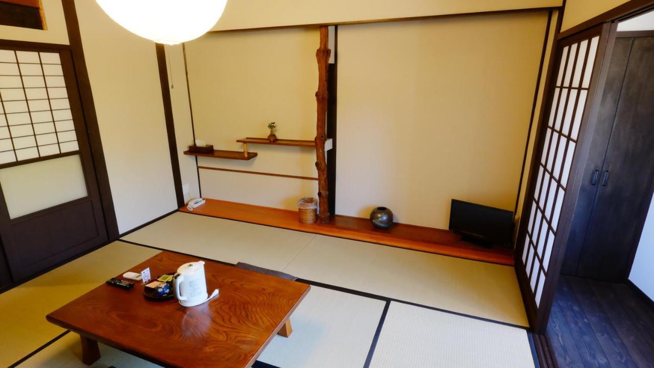 Oyado Tsukiusagi Hatsukaichi Bilik gambar