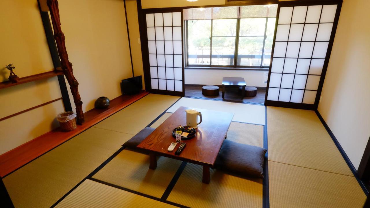 Oyado Tsukiusagi Hatsukaichi Bilik gambar
