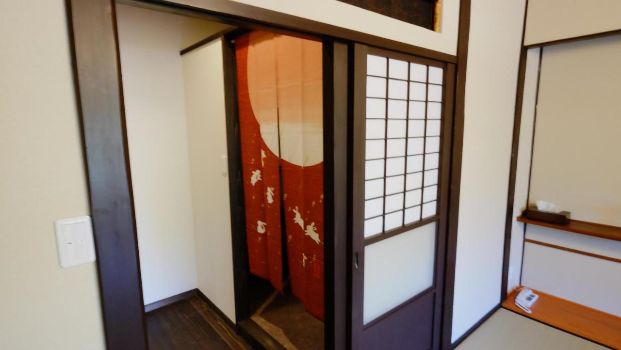 Oyado Tsukiusagi Hatsukaichi Bilik gambar